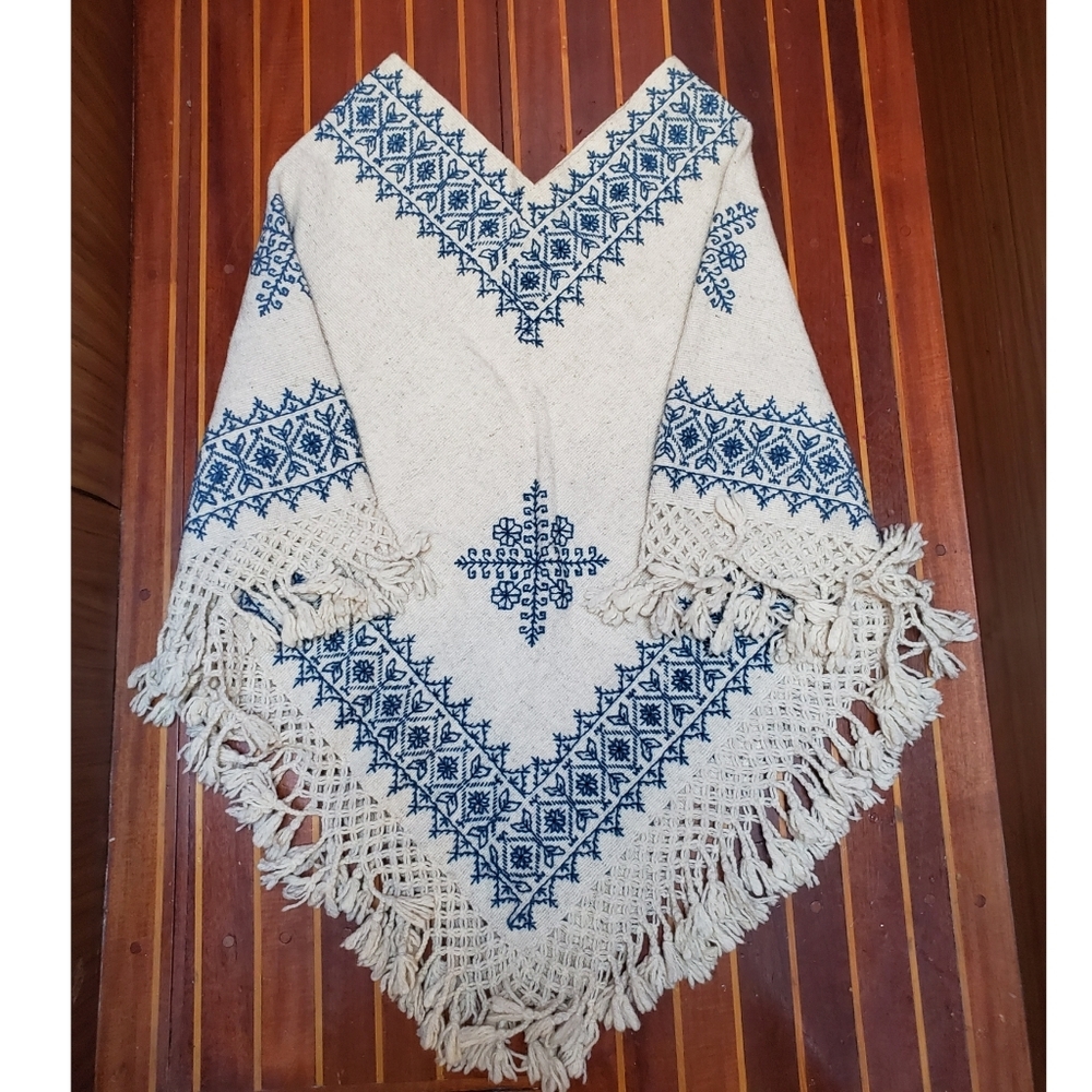 🦋Wool poncho🦋 cornflowerblue and cream